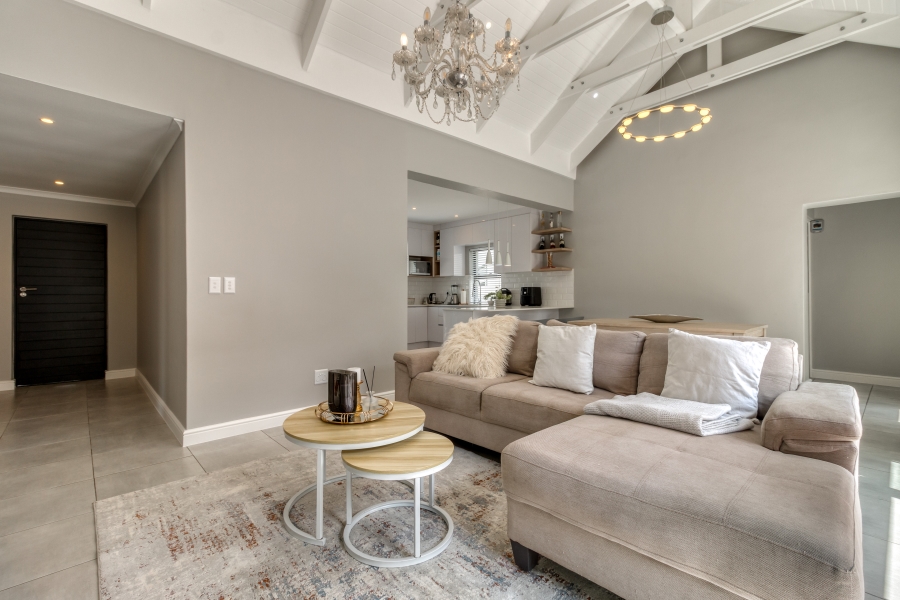 4 Bedroom Property for Sale in Aan de Wijnlanden Western Cape